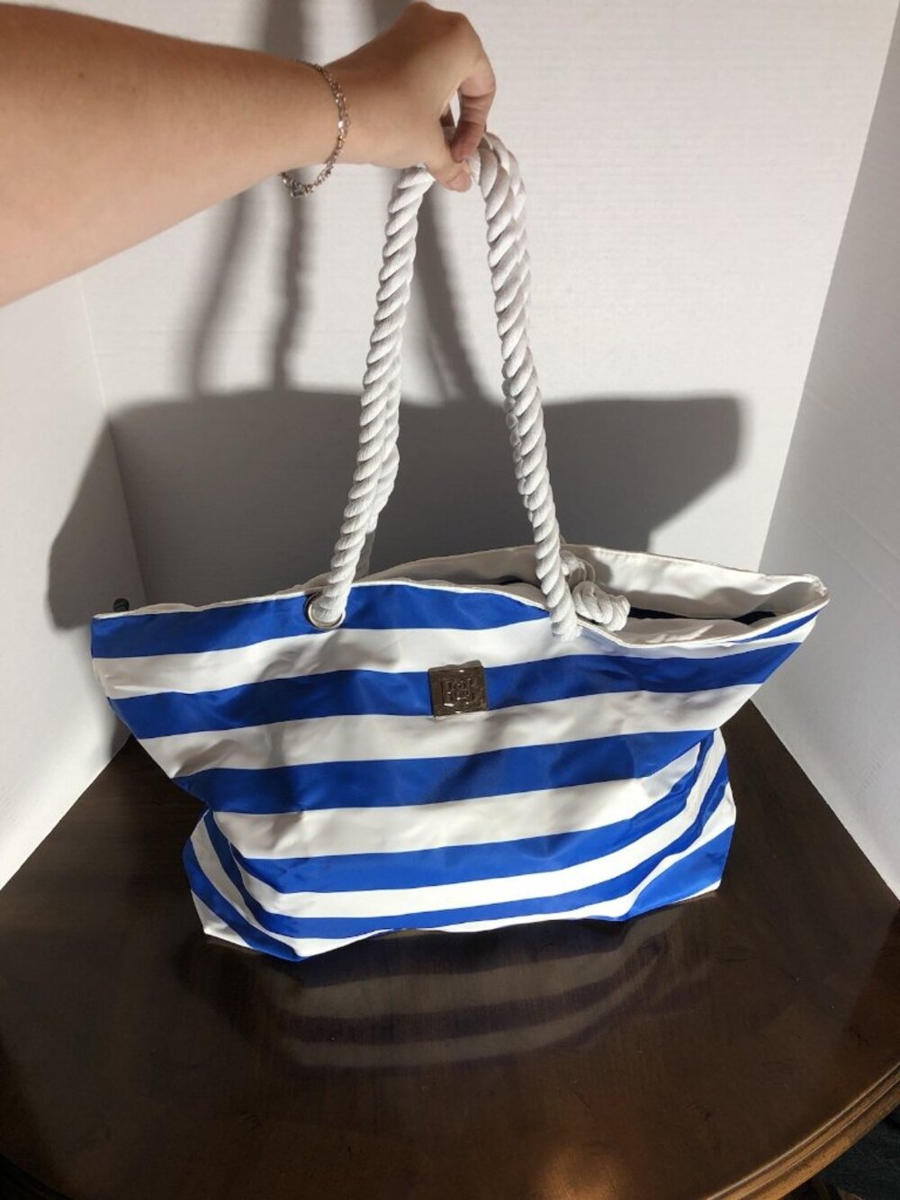 B & C Large Water Resistant Beach Bag In Royal Blue Stripes 21” x 15” x 6”